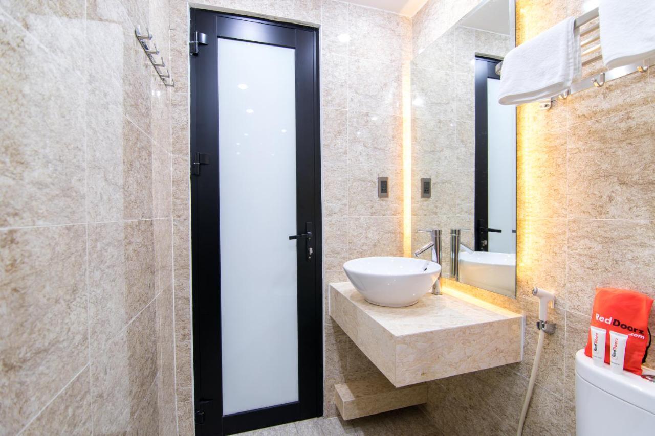 Reddoorz Plus @ Nguyen Trai Street Ho Şi Min Dış mekan fotoğraf