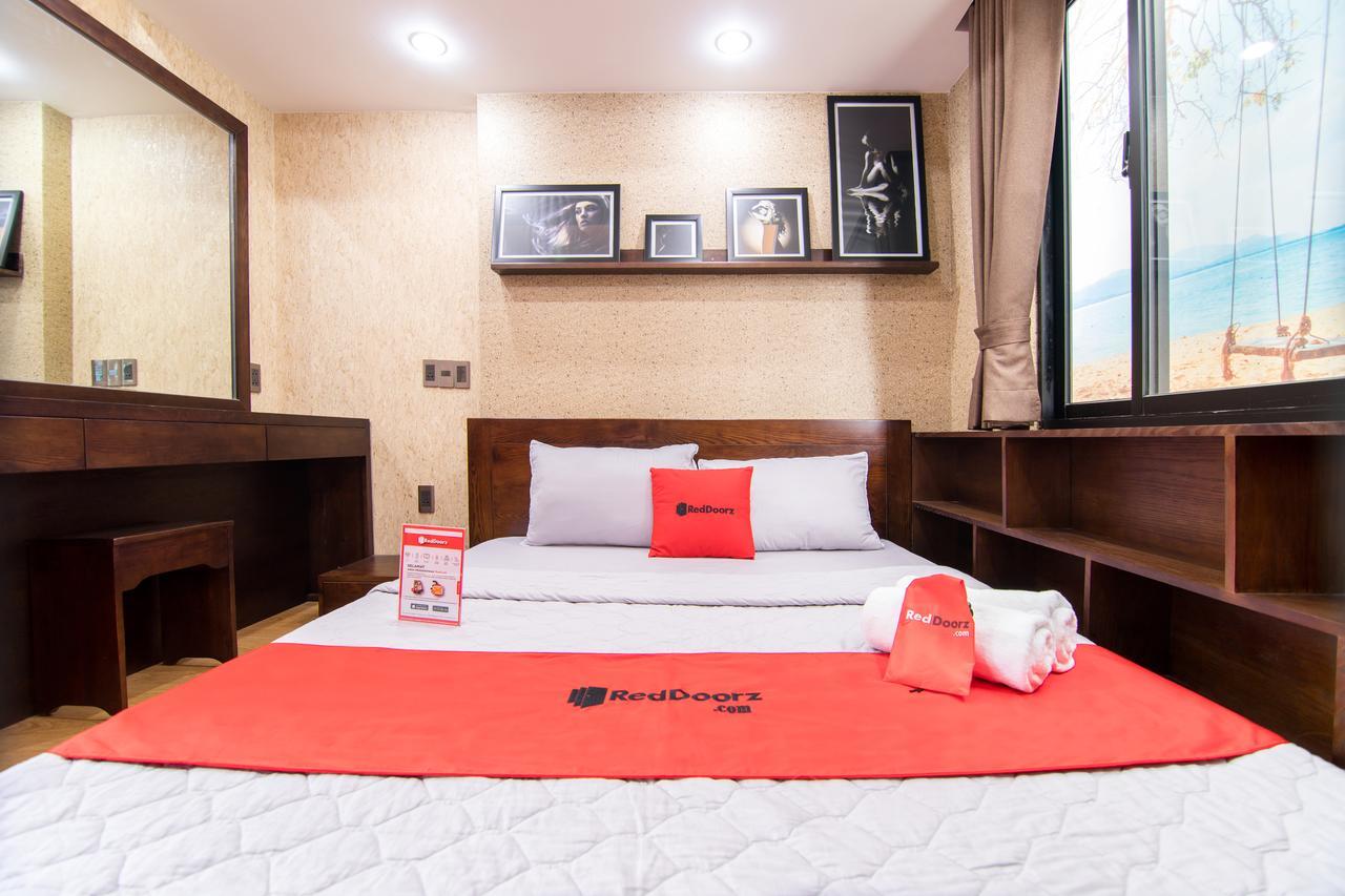 Reddoorz Plus @ Nguyen Trai Street Ho Şi Min Dış mekan fotoğraf