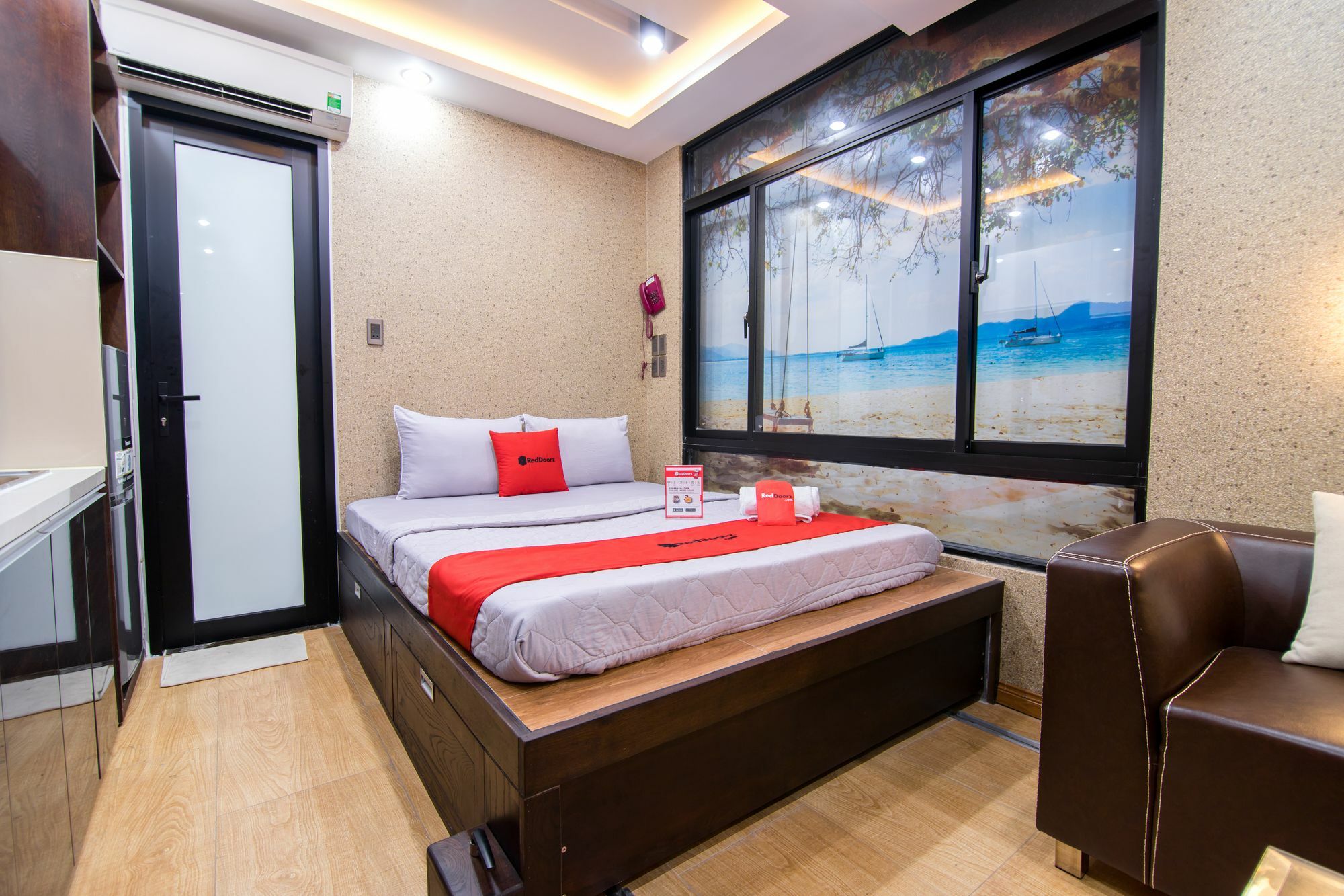 Reddoorz Plus @ Nguyen Trai Street Ho Şi Min Dış mekan fotoğraf