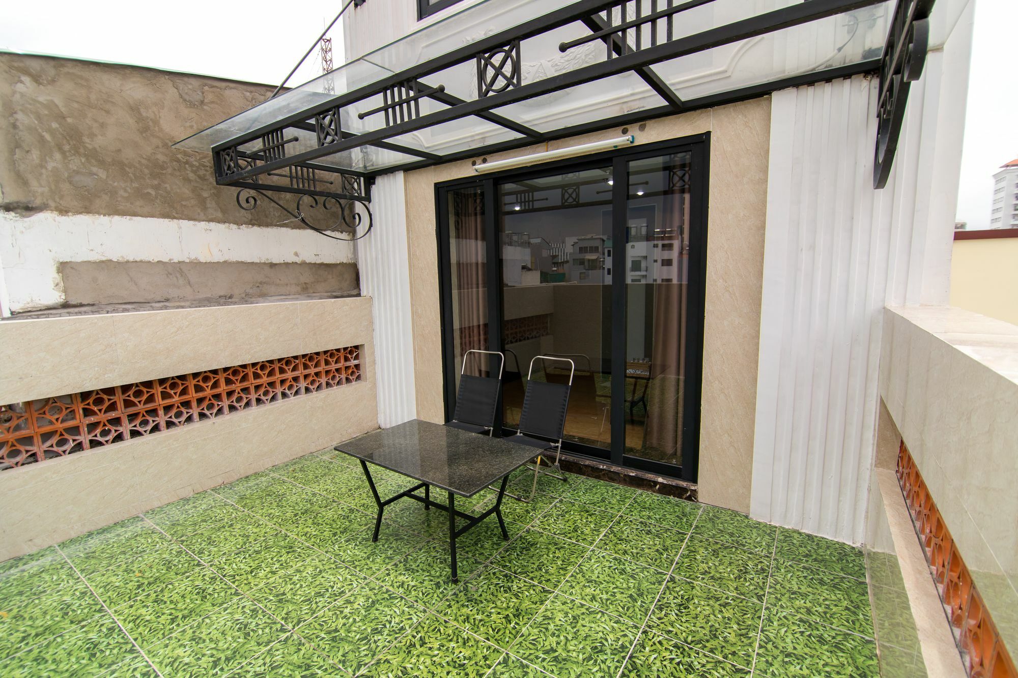 Reddoorz Plus @ Nguyen Trai Street Ho Şi Min Dış mekan fotoğraf